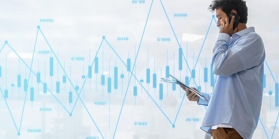Crisis-or-Opportunity-Navigating-Stock-Market-Peaks-and-Plummets-Equity-Manager